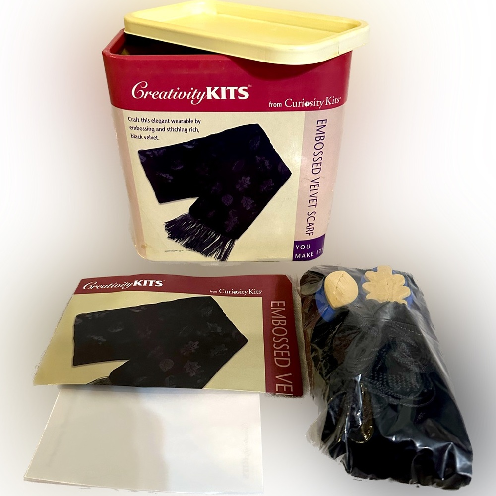 VTG EMBOSSED VELVET SCARF CREATIVITY KITS ART CRAFTS HOLIDAY GIFT ELEGANT CLASSY